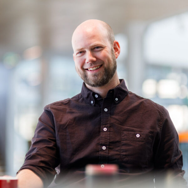 Smilende mann